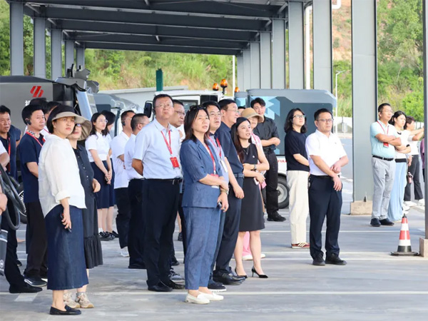 天津市武清區(qū)政協(xié)領導一行蒞臨福龍馬 共探合作新機遇